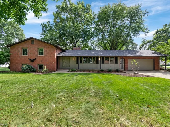 1212 Buena Vista St NE, Canton, OH 44714