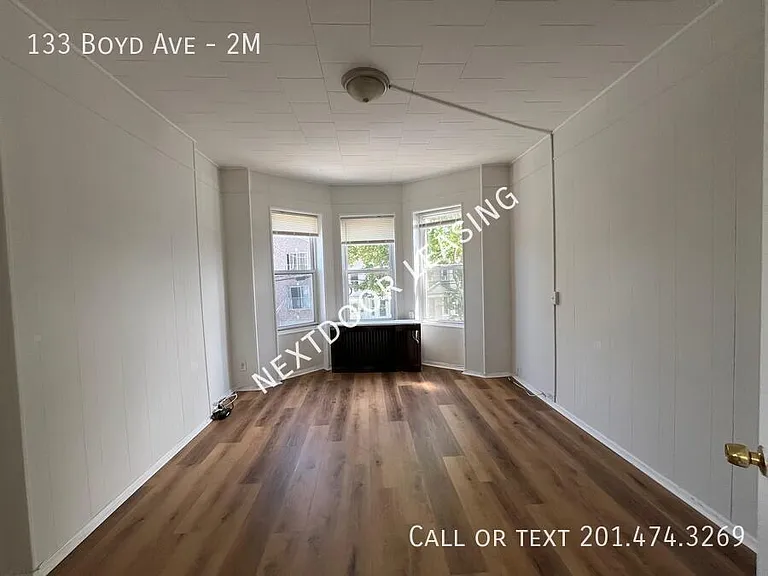 133 Boyd Ave #2M — Photo 6