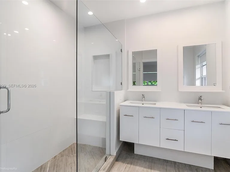 52 Camden Dr — Photo 18