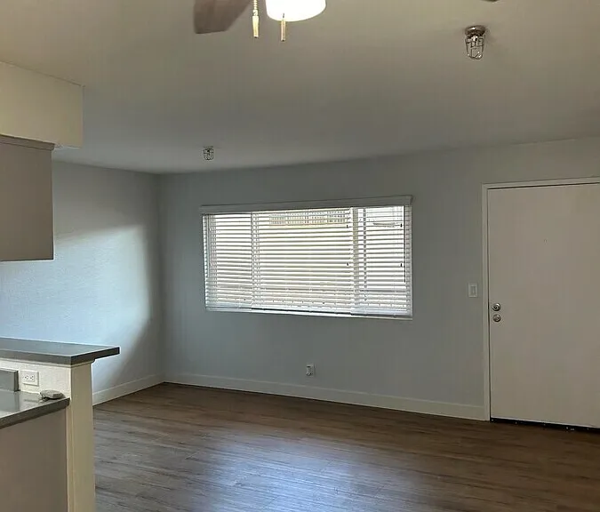 13610 S Cordary Ave #10 — Photo 3