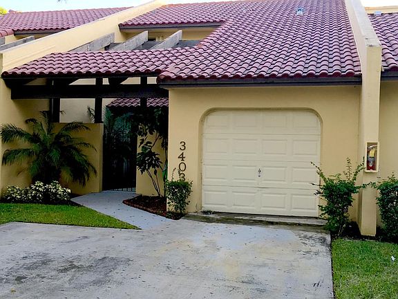2nd image of 3403 Torremolinos Ave