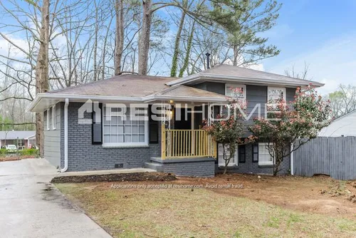 517 Village Ln Photo 1