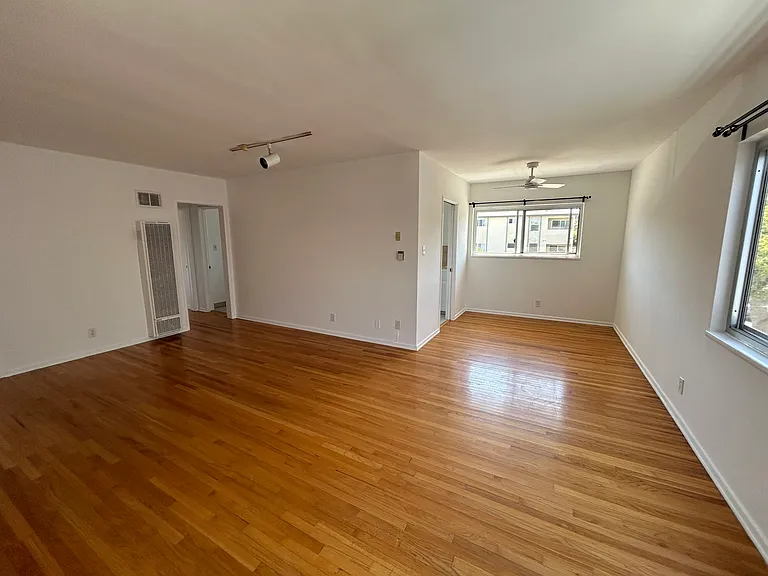 1041 Euclid St #E — Photo 1