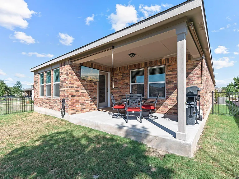 418 Fannin Ct — Photo 38