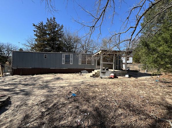 140 Rosebud Ln