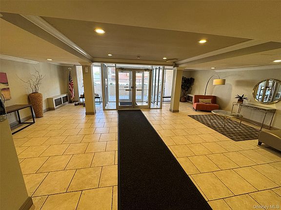 3rd image of 750 Shore Road #4N