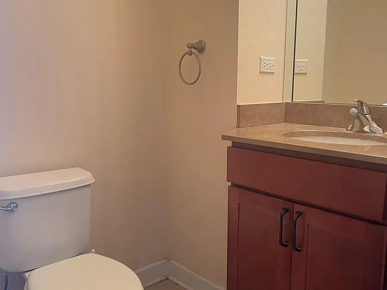 57 Northfield Ter — Photo 10