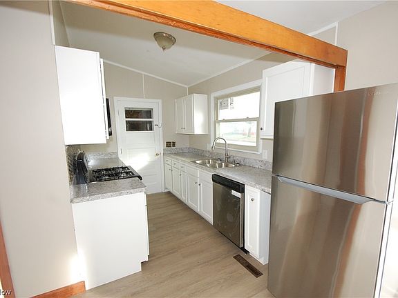 5th image of 2465 Montgomery Ave NW