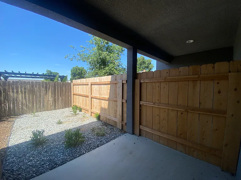 4106 E Kaweah Ave — Photo 13