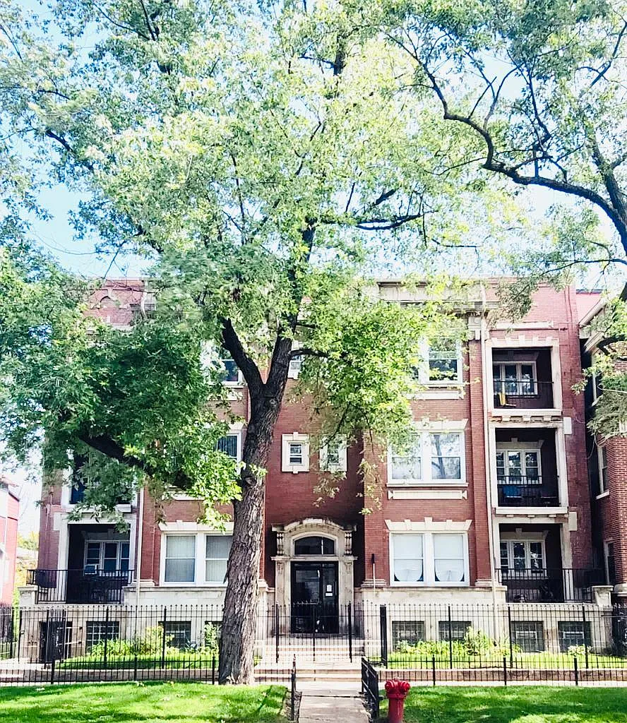 4 bed, 2700 sqft, $2,300 — Photo 1
