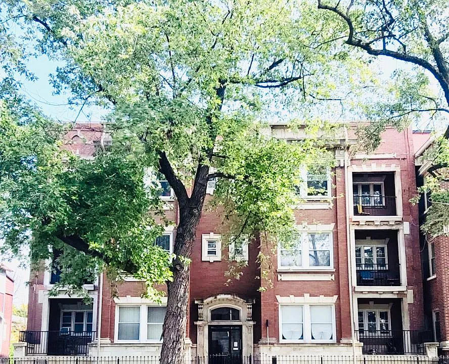 5233 S Michigan Ave #2S