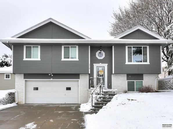 5716 Hascall St, Omaha, NE 68106
