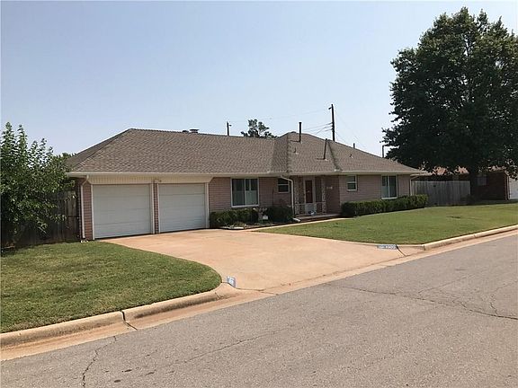 2nd image of 1000 SW 67th Pl