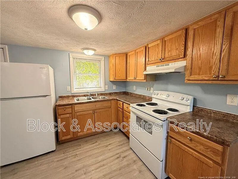 2 bed, 1.0 bath, 950 sqft, $850 — Photo 3