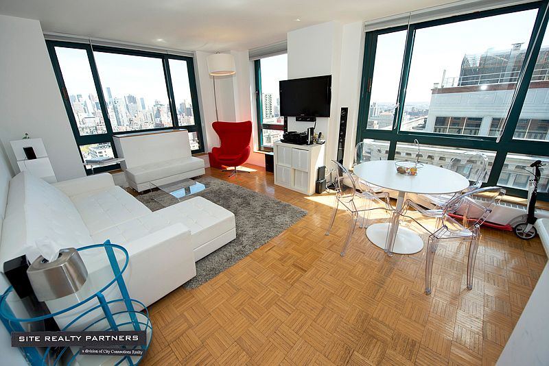 1st image of 1 Irving Pl APT G25b