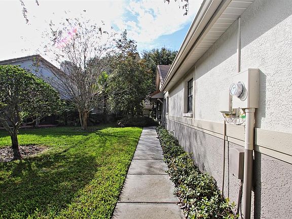 3rd image of 17556 Fairmeadow Dr