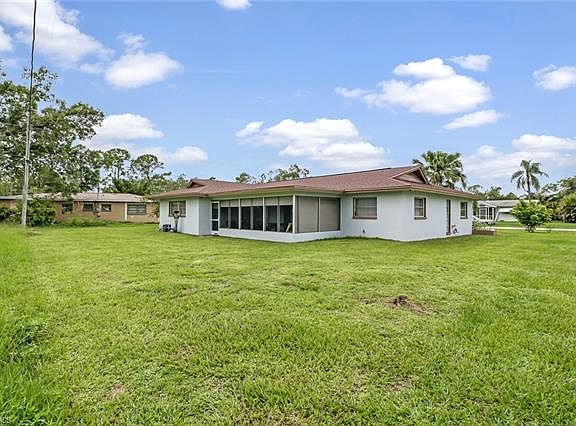 Home For Sale In Lehigh Acres