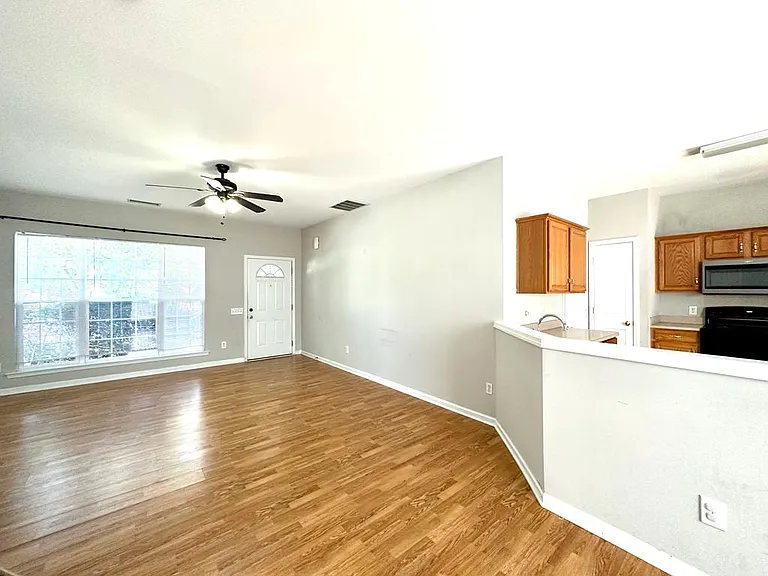 2421 Normancrest Ct — Photo 6