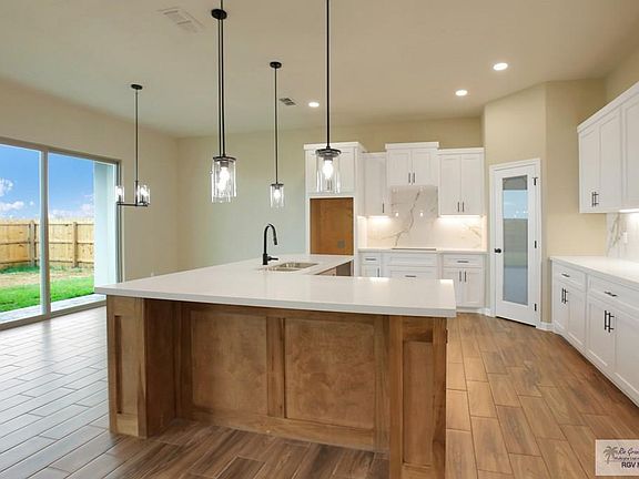 4th image of 523 Eagle Dr