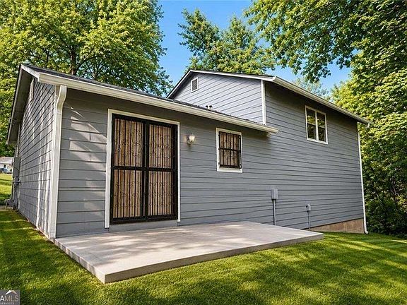 3rd image of 3990 Skidmore Ct