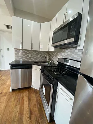 Rented by The Brokerage Group LLC | media 17