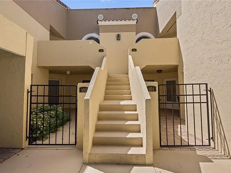 577 Beachwalk Cir #R-202 — Photo 29
