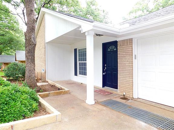 3rd image of 210 Lakevista W