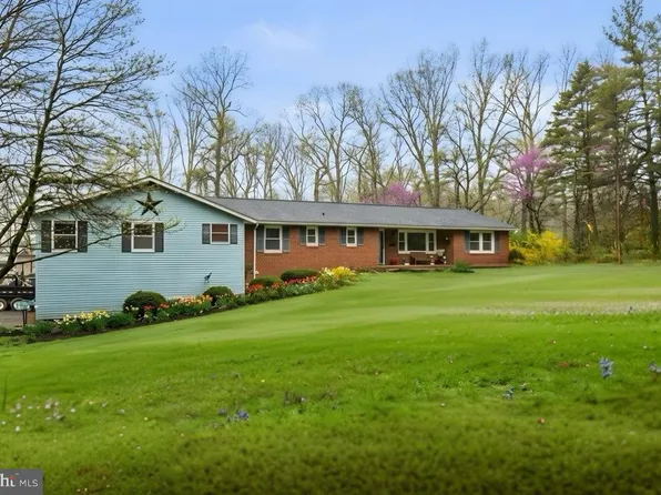 909 Emory Church Rd, Upperco, MD 21155