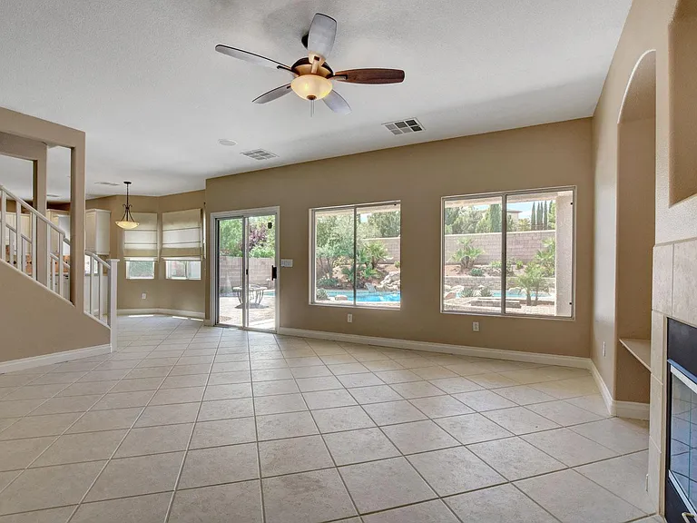 469 Annotto Bay St — Photo 11