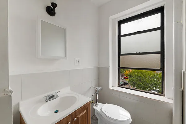 Rented by REAL New York | media 10