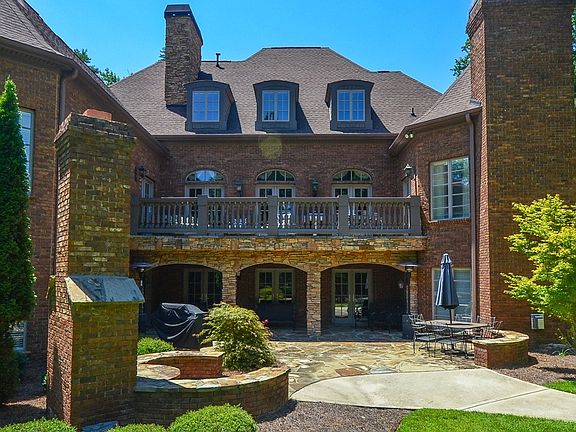 3rd image of 505 Carolina Club Dr