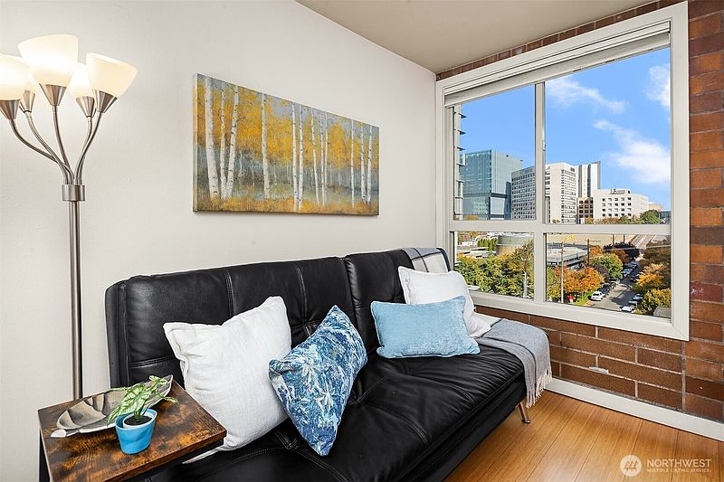 5th image of 905 Cherry Street #706