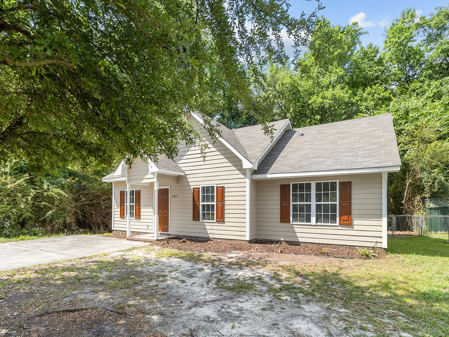 3 bed, 1228 sqft, $1,400 — Photo 3