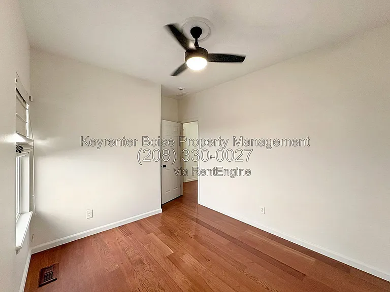 650 E Whitney Ct — Photo 15