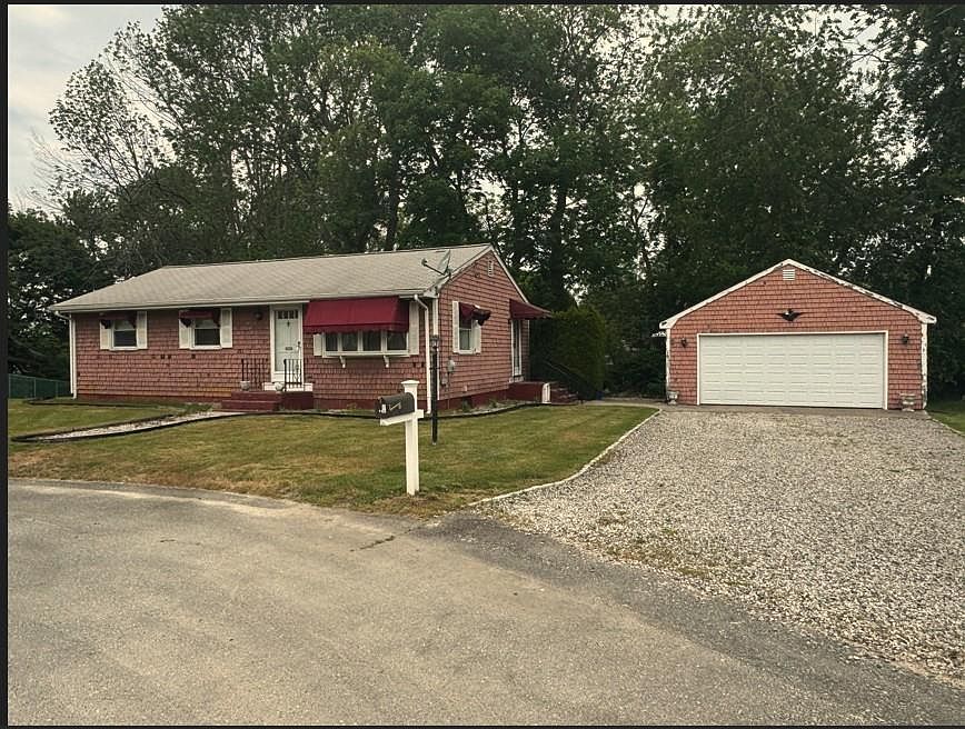 1st image of 18 Almeida Dr