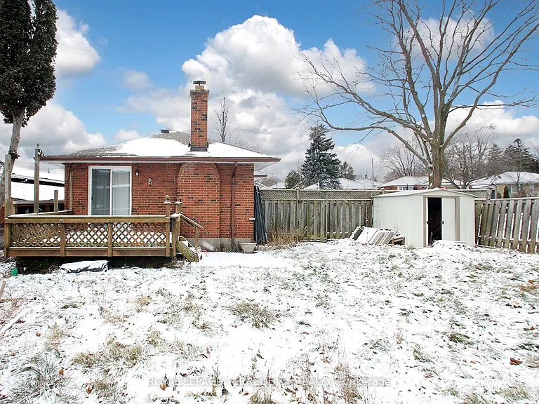 1 Barnes Cres — Photo 35