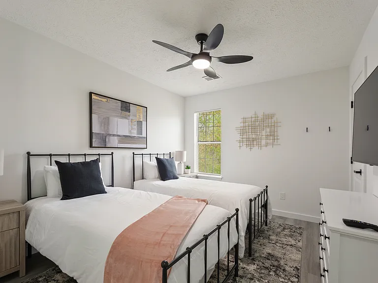 4352 Southvale Dr — Photo 18