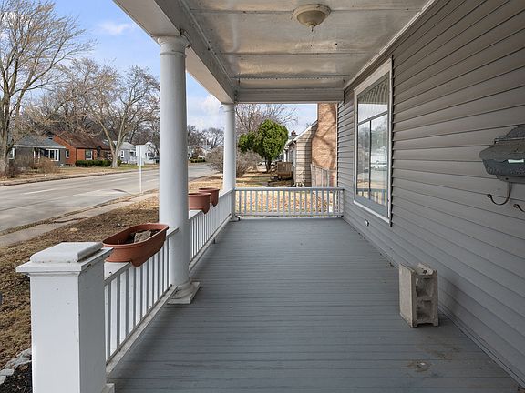 5th image of 817 Grant St