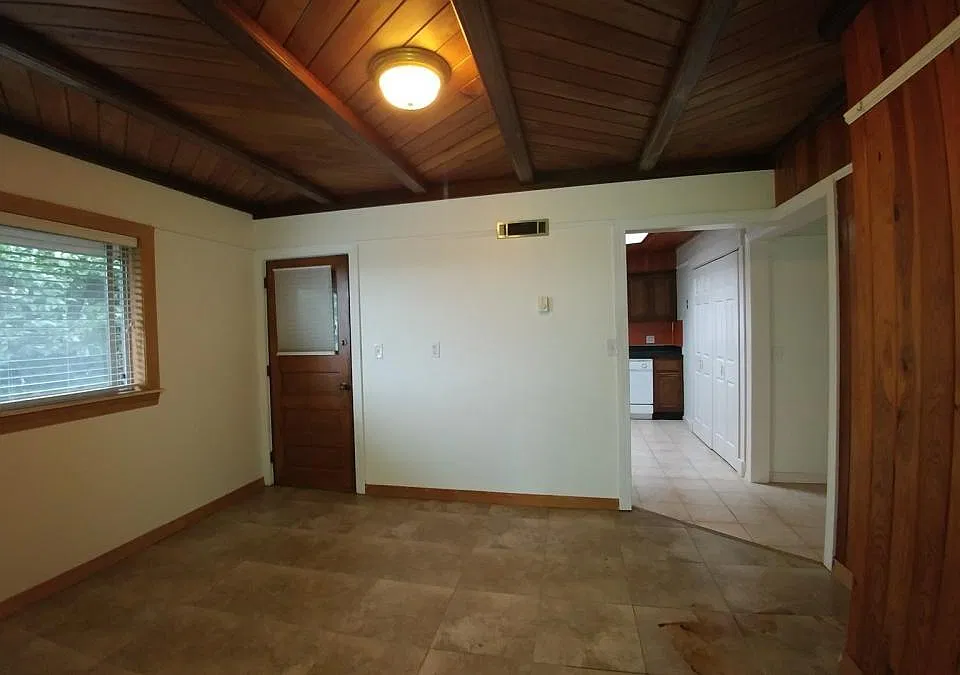 Office Space\Bonus Room