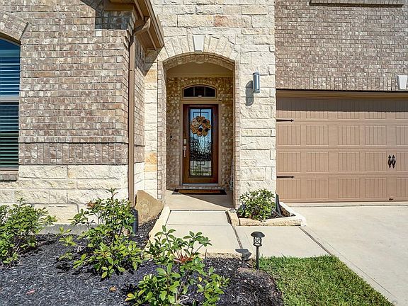2nd image of 28430 Hannahs Harbor Ln