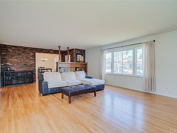 3rd image of 7257 Oakdale Ave