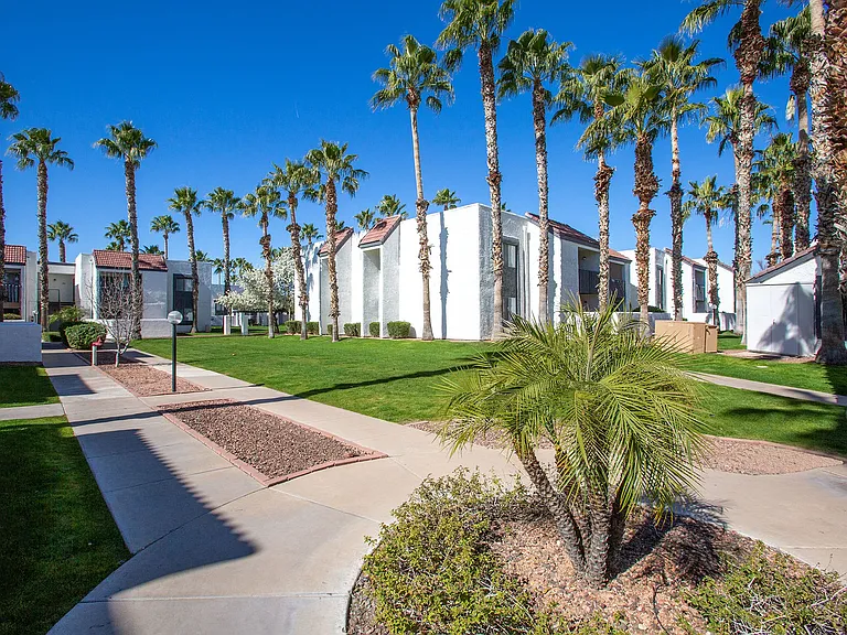 Townhomes on the Park Apartment Homes — Photo 43