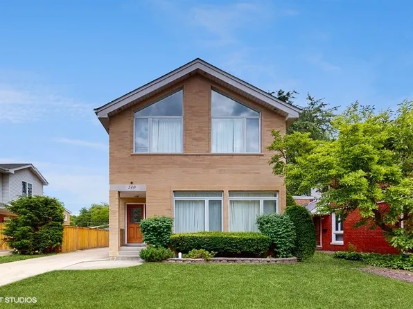 240 Hibbard Rd, Wilmette, IL 60091