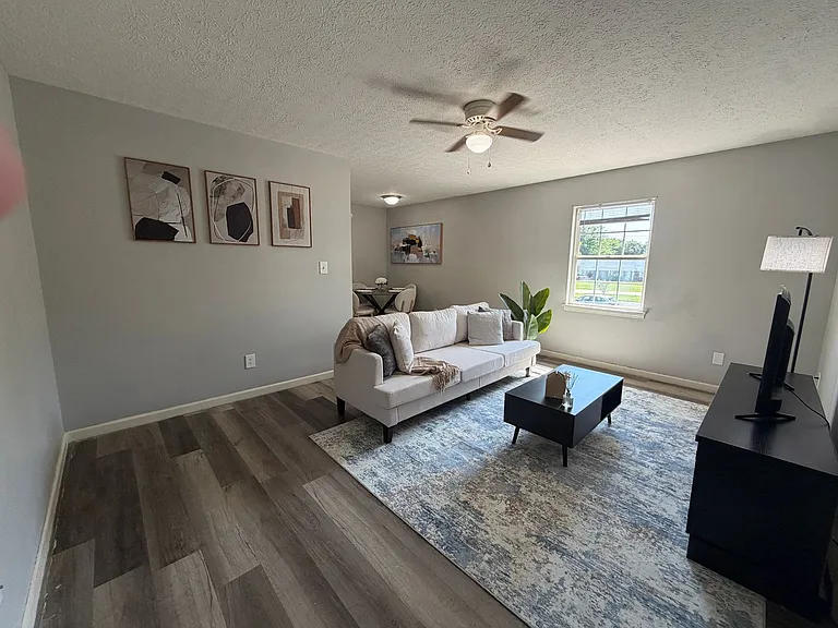 River Valley Apartments — Photo 14