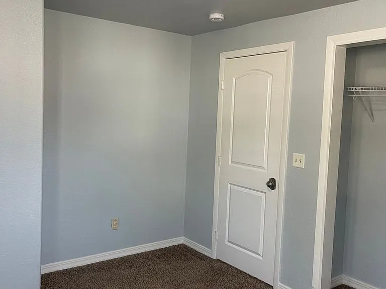 2646 Sharon Ave — Photo 10