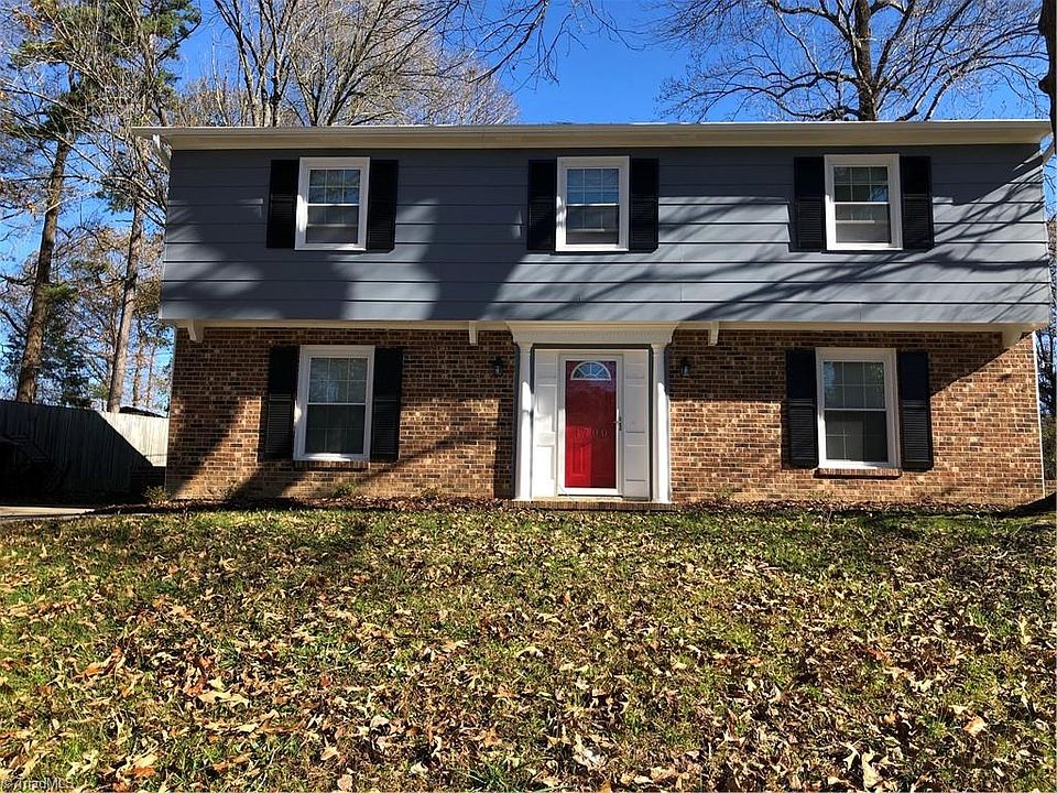 1st image of 1700 Larchmont Dr