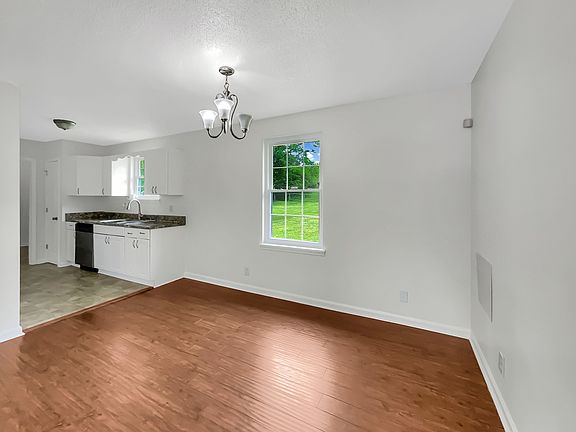 5th image of 621 Overton Dr