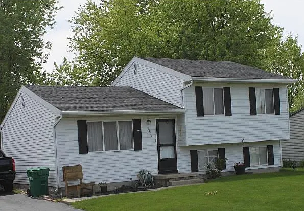 4 bed, 988 sqft, $1,750 — Photo 1