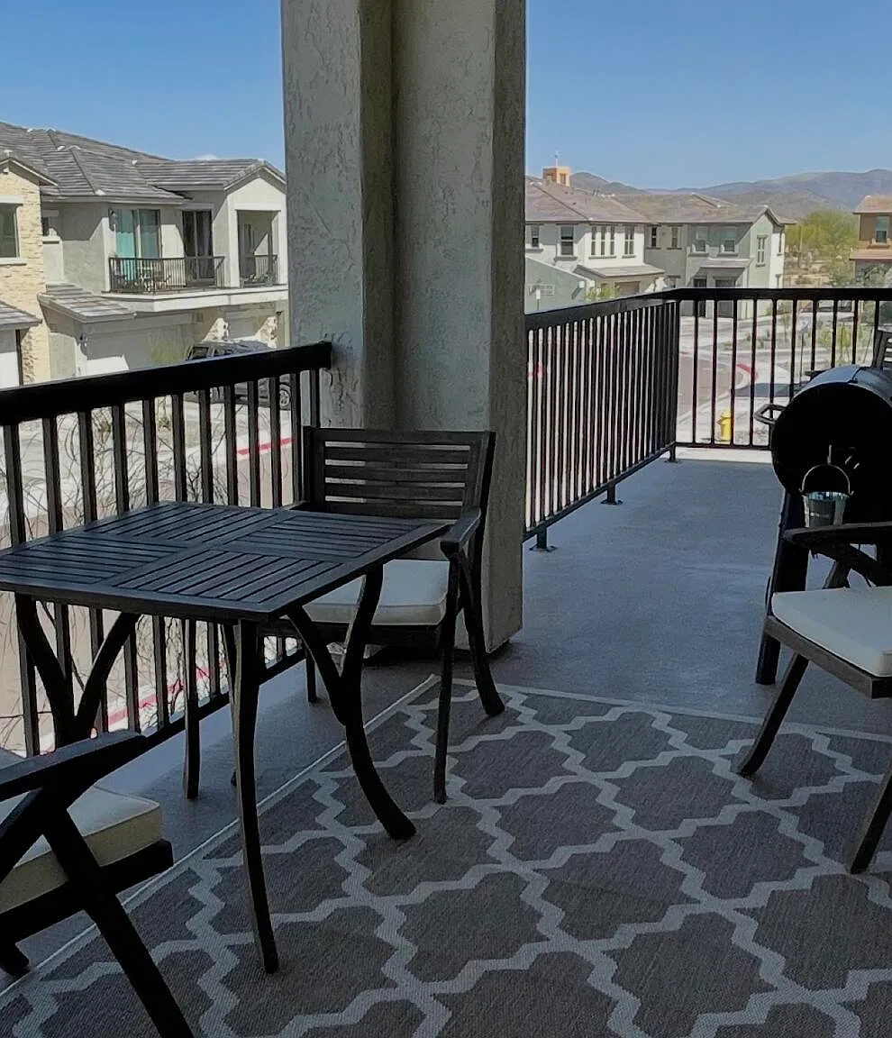 2 bed, 2.0 bath, 1420 sqft, $4,500 — Photo 2