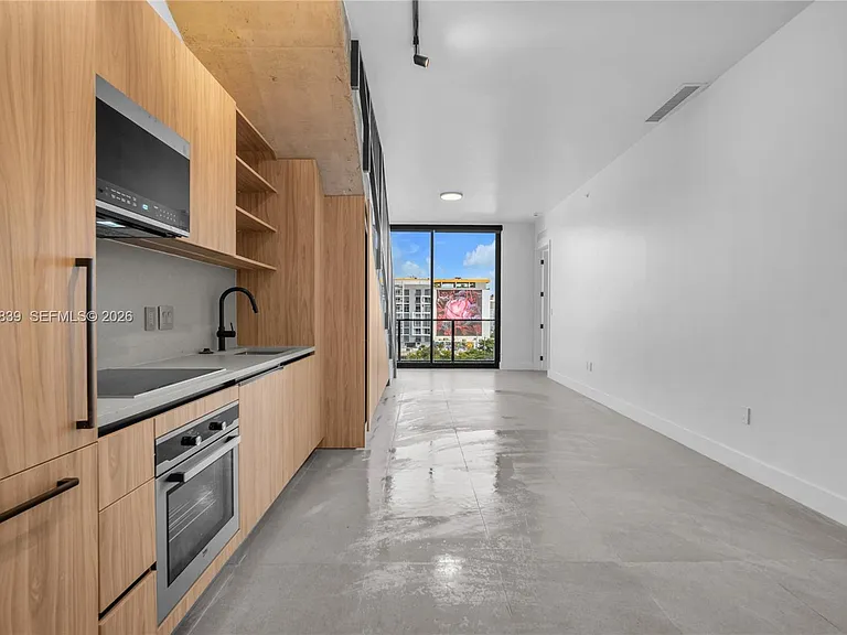 91 NW 27th St #501 — Photo 7
